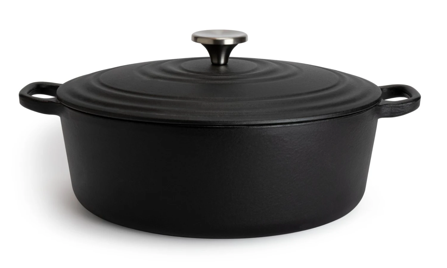 Habitat 4.7 Litre Oval Cast Iron Casserole Dish - Black 3 Habitat 4.7 Litre Oval Cast Iron Casserole Dish - Black