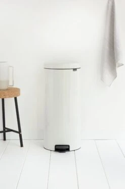 Brabantia 30 Litre Newlcon Pedal Bin - White -Kitchen Supplies Store 6214584 R Z010A