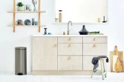 Brabantia New Icon 30 Litre Bin - Platinum -Kitchen Supplies Store 8491491 R Z003A