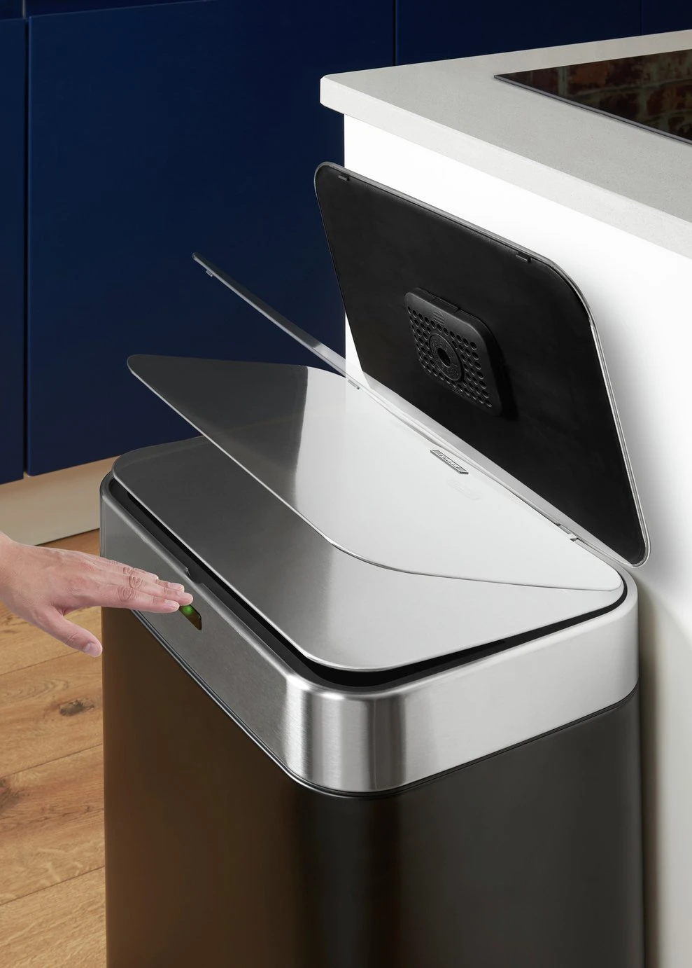 Tower 60 Litre Recycling Sensor Bin - Black 5 Tower 60 Litre Recycling Sensor Bin - Black - Image 3