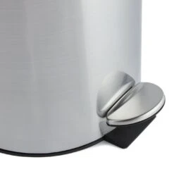 Habitat 30 Litre Domed Pedal Bin - Silver -Kitchen Supplies Store 9210987 R Z003A
