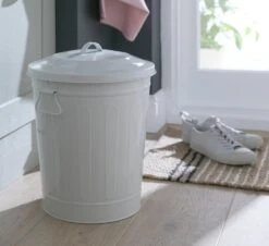 Habitat 25 Litre Waste Bin - Cream 7 Habitat 25 Litre Waste Bin - Cream -Kitchen Supplies Store 9300103 R Z001C