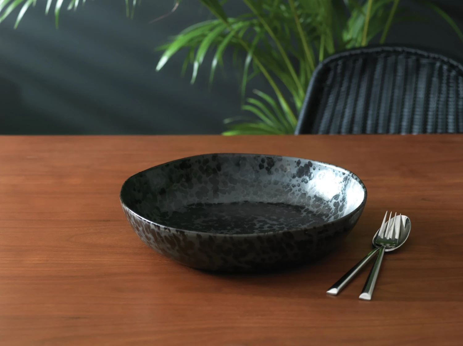Habitat Preto Stoneware Serving Bowl - Black 7 Habitat Preto Stoneware Serving Bowl - Black - Image 5