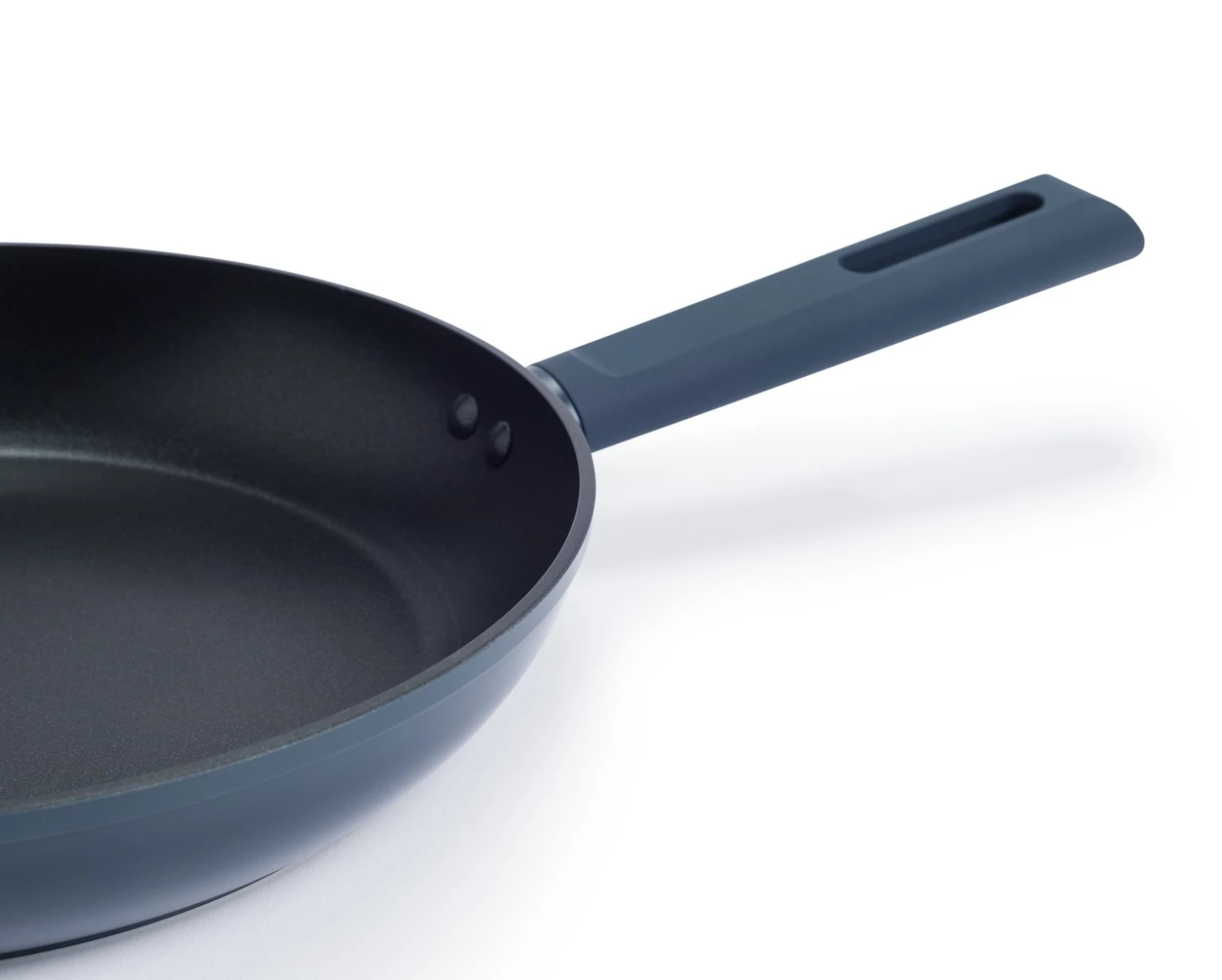 Habitat 28cm Non Stick Aluminium Frying Pan 5 Habitat 28cm Non Stick Aluminium Frying Pan - Image 3